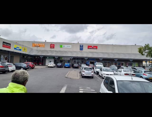 381M² RETAIL TO LET IN DEVON PARK